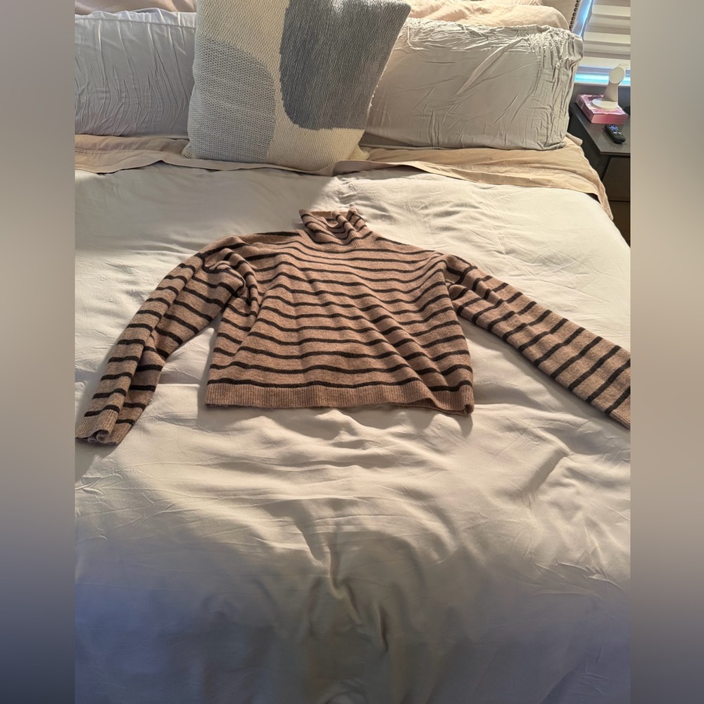 Reiss London wool sweater. New without tags.